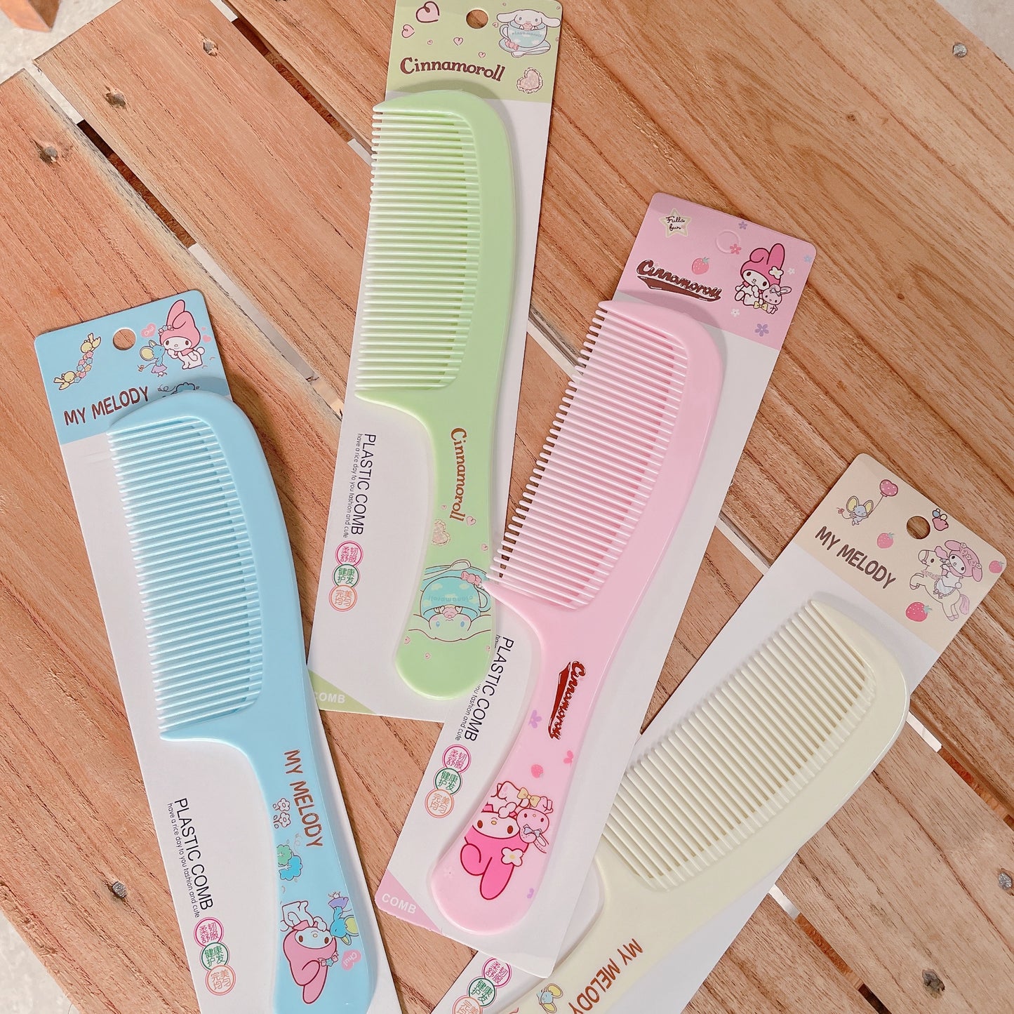 Pastel Sanrio Comb