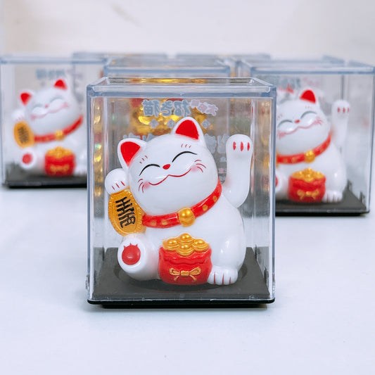 Solar powered Come come cat (Maneki-Neko)