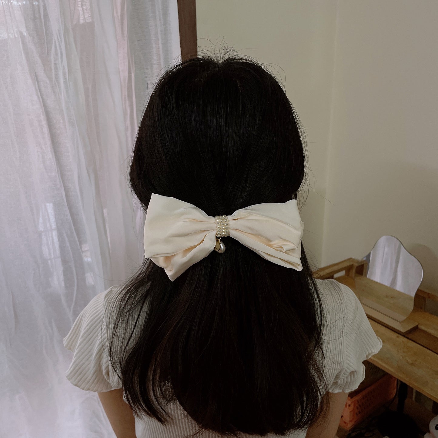 Chloe Bow Clip